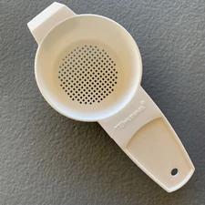 Tupperware Mini Tea Strainer Sifter Gadget Tool 879 speckled white New