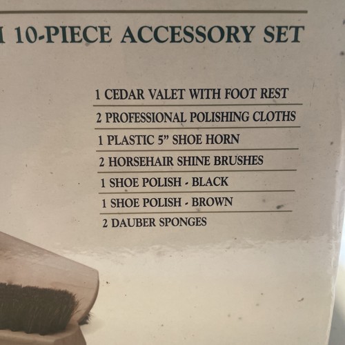 Moneysworth & Best deluxe Cedar Valet Shoe shine kit with accessories - Picture 2 of 13