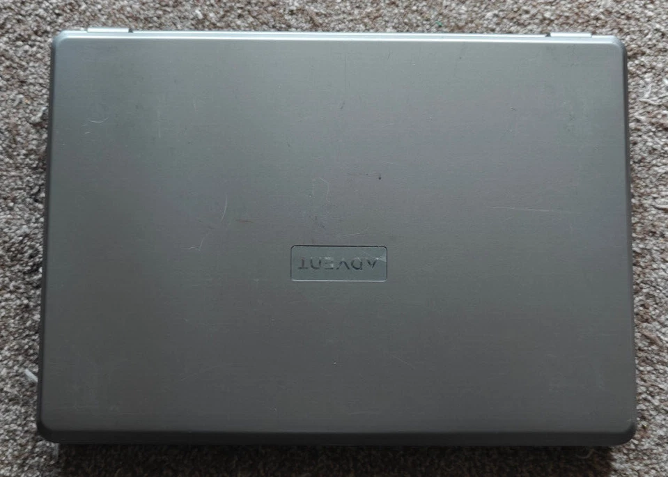 Advent 7113 2.4GHz 15.4'' Laptop Linux Office Wifi 100GB HDD DVD Cheap - Image 2 of 4