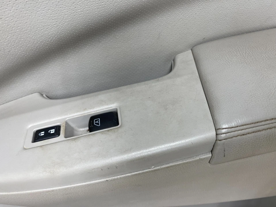 2011 to 2017 Nissan Quest Right Passenger Front Door Panel L6058 DG - Image 4 of 4