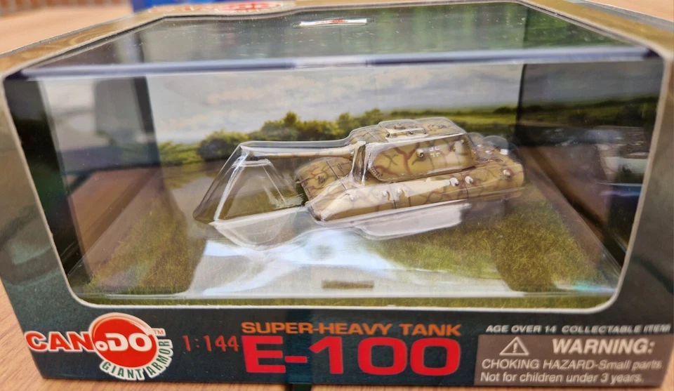 MAQUETTE CANoDO DRAGON LOT TANK E-100 BERLIN (1945) WW2 WARGAME  1/144  - Photo 1/3