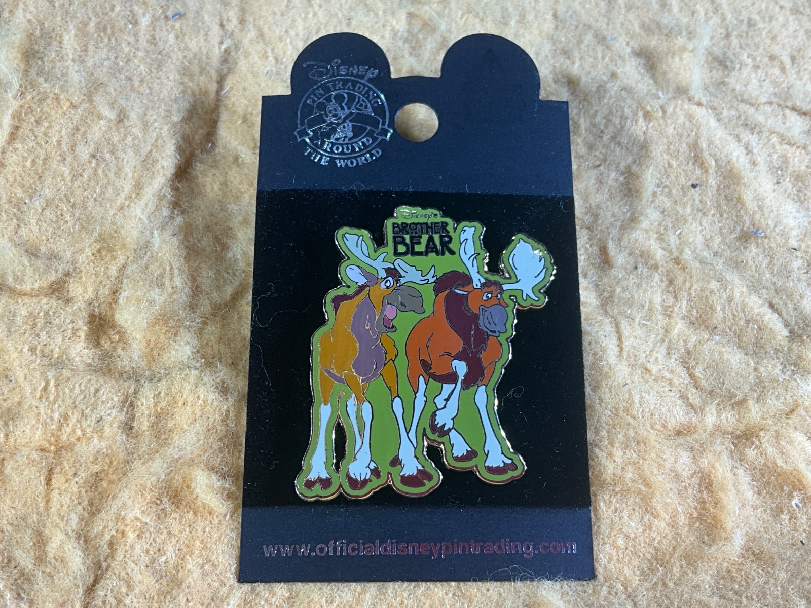N12-64 DISNEY PIN - TUKE AND RUTT MOOSE FROM BROTHER BEAR - 2004 - NEW