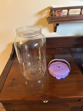 Snapware Large Yarn Tainer 10.75 x 6 inch.