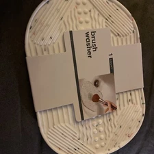 MAKEUP BRUSH-WASHER-MAT-WITH SUCTION TABS-FOR SINK-WHITE W/SPRINKLES-NEW!