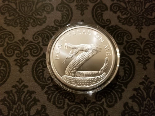 THE ORIGINAL SBSS 2014 DON'T TREAD ON ME SNAKE BU 1 OZ SILVER ROUND IN CAPSULE