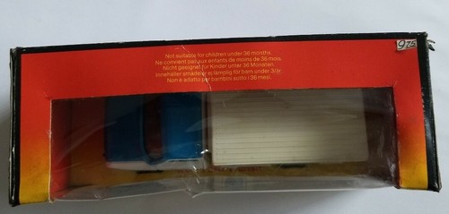 VINTAGE 1981 Corgi #405 FORD TRANSIT = MILK DELIVERY TRUCK - Picture 2 of 6