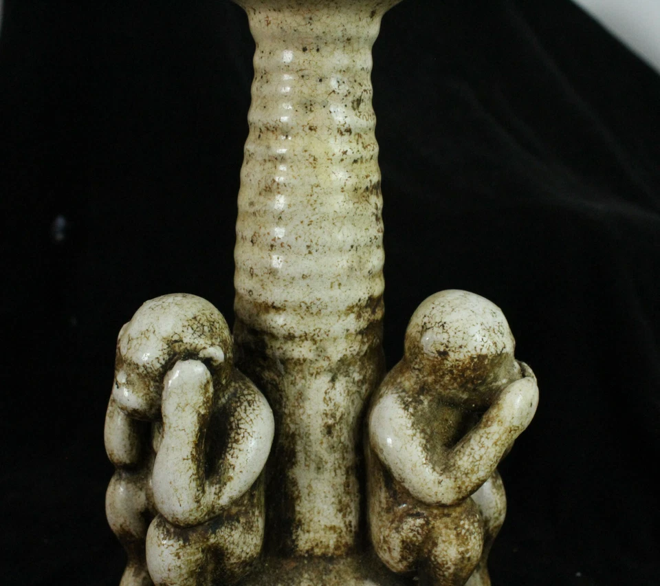 26cm China Antique flower vase porcelain Handmade Monkey flower Vase  - Image 3 of 4