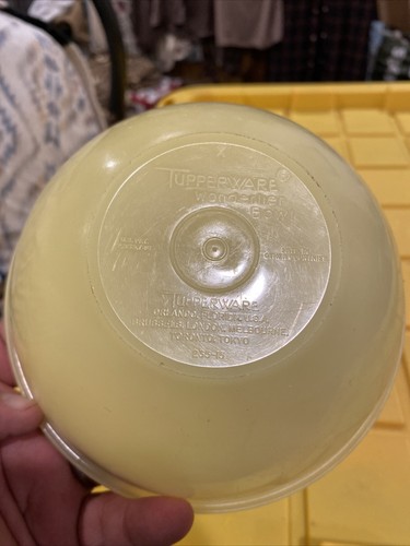 Vintage Tupperware Bowl Wonderlier Bowl #235-15 - Picture 2 of 3