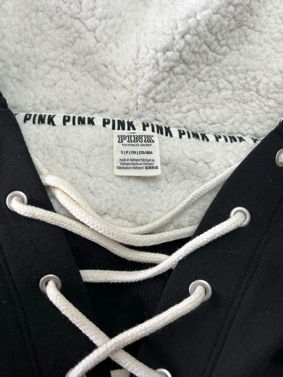 UNDERCOVER Felpa con cappuccio ROSA Victoria Secret piccola nera