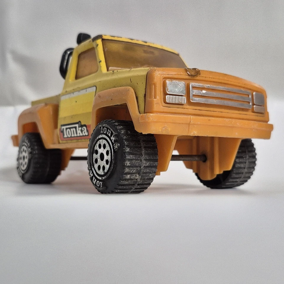 Vintage 1979 Yellow Tonka 9" Pickup Truck Pressed Steel & Plastic Nostalgic Toys - Image 2 of 4
