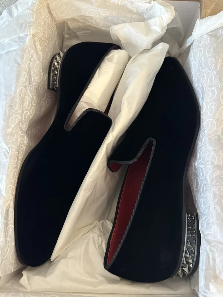 Mocasín plano sin cordones Louboutin Dandyrocks para hombre sin usar, en caja, terciopelo negro talla 43 / US10 Foto 2 de 4