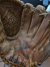 Wilson A2331 George Brett Signature Model Snap Action Baseball Glove RHT 12 Inch