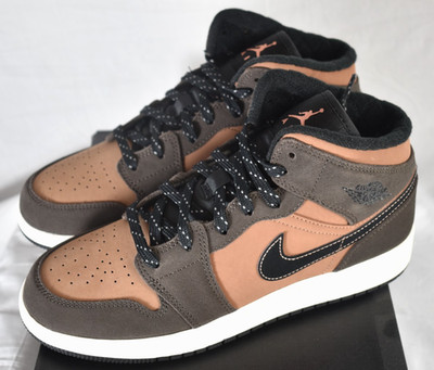 超希少✨️NIKE ナイキ コンシダード ブーツ　レザー　29cm ブラウン Size 6.5Y - Nike Air Jordan 1 Mid Dark Chocolate Brown DC7248-200