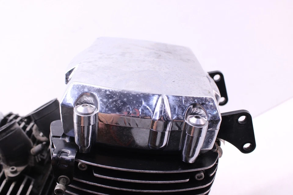 Yamaha V Star 650 XVS650 1998-2015 motor clásico personalizado 7.600 millas Foto 2 de 4