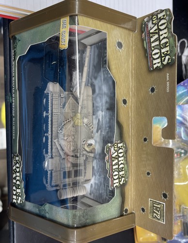 Unimax Forces of Valor 1:72 Iraqi T-72 Tank Baghdad 2003 Die Cast - Picture 7 of 8