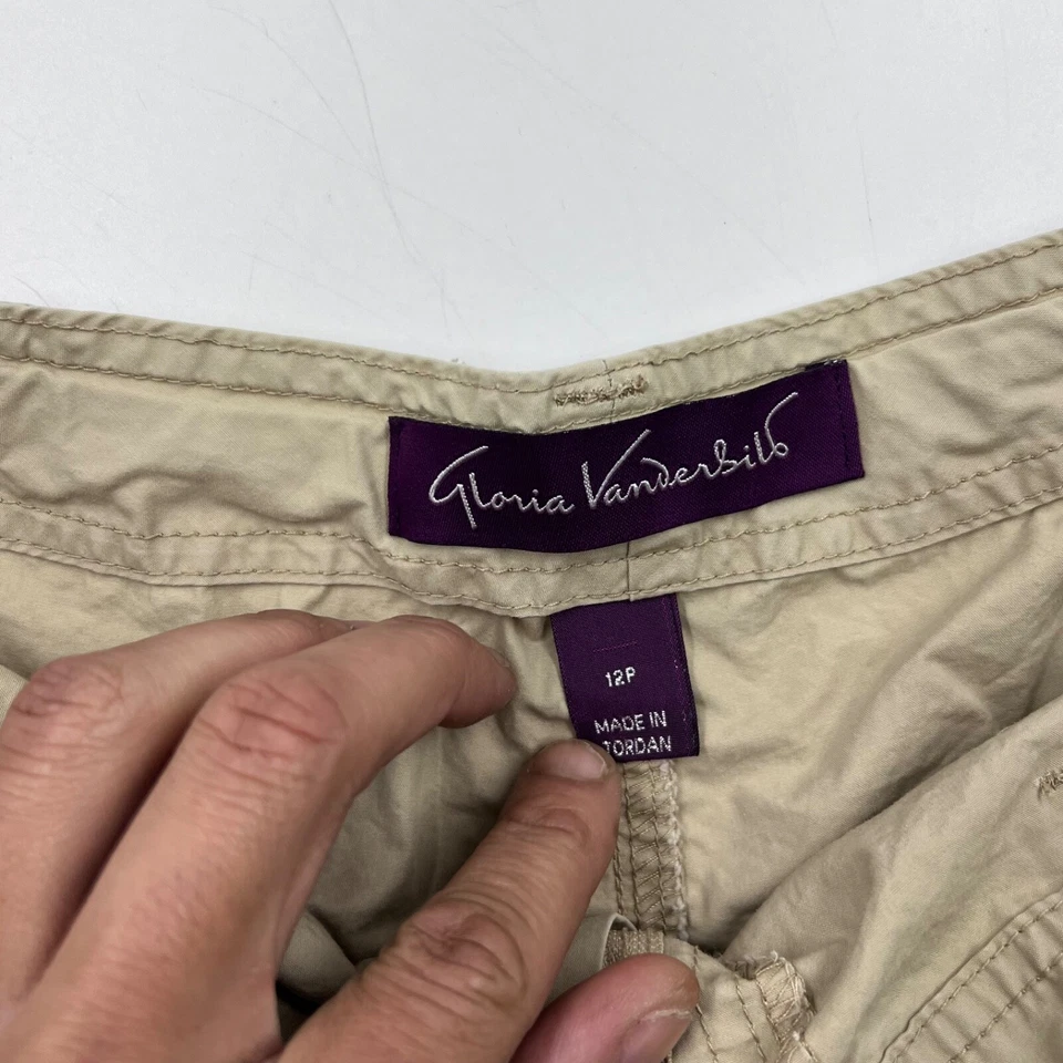 Shorts cargo feminino Gloria Vanderbilt tamanho 12p bege pequeno algodão corte utilitário - Imagem 4 de 4