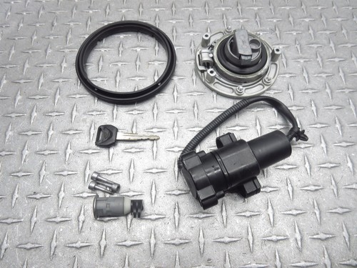 2007 06-07 Honda CBR 1000RR CBR1000 RR Lockset Ignition Switch Bent Key Gas Cap - Picture 6 of 15
