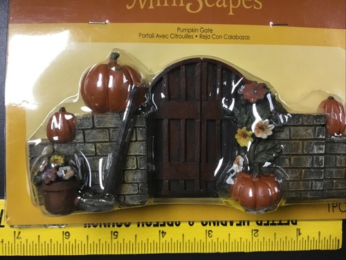 Kürbis Tor Mini Fee Garten Herbst Deko 1 Stück schwer Harz Neu im Paket - Bild 3 von 3