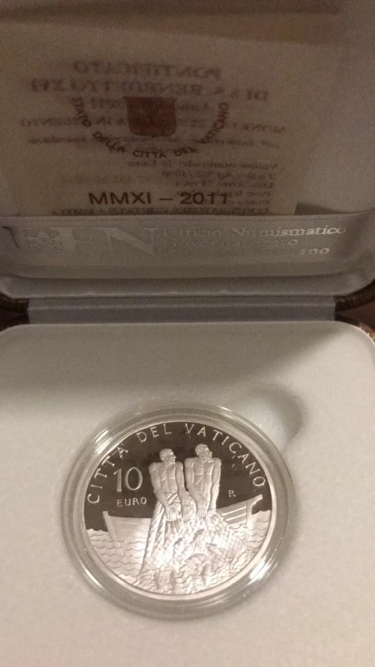 VATICAN 10 EURO 2011 SILVER PROOF COIN POPE BENEDICT XVI UNCIRCULATED IN CASE - Image 3 of 3