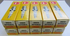 SET OF (10) NGK SPARK PLUG BPR8ES (3923)