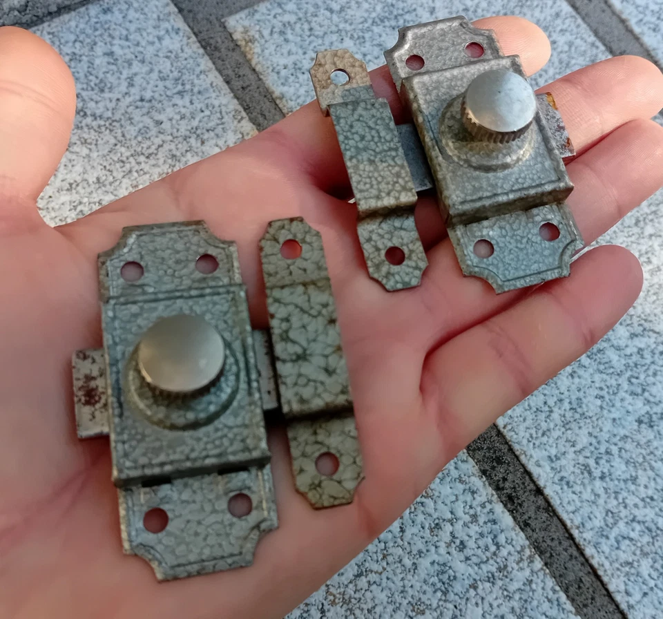 Lot de 2 Anciennes Targettes / verrous / loquets de porte en métal N°109C - Photo 2/4