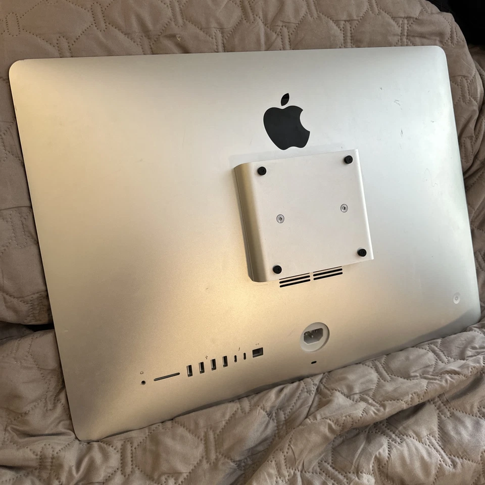 Apple iMac 21.5” 4k 2017 - Image 4 of 4