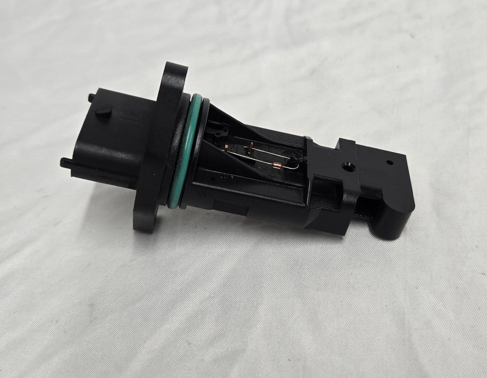 2005 Maserati Quattroporte M139 4.2L Mass Air Flow Sensor Assembly OEM