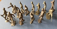 14 original 54mm tan plastic Marx MPC CTS WWII Japanese Army toy soldier figures
