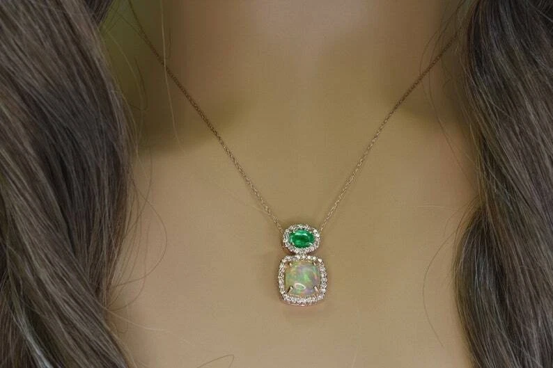 Collar Colgante Diamante Esmeralda y Ópalo de Fuego Corte Cojín 3.Ct Amarillo 14k PLATA Foto 3 de 4
