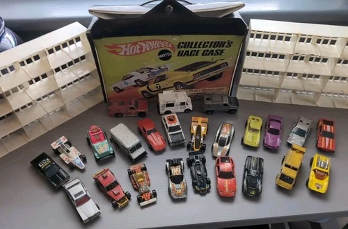 Vintage Hot Wheels 70s and 80s ? Diecast Lot with 24 Car  carrying case