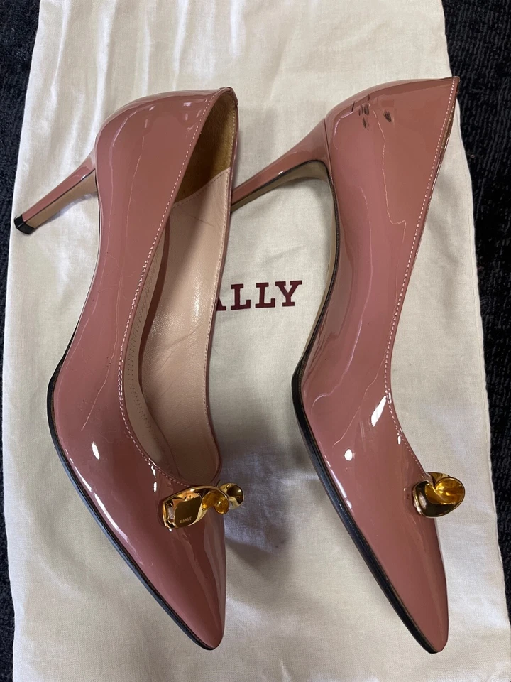 Bally heels brown pink in patent leather near new gold hardware anti-slip soles - image 3 of 4