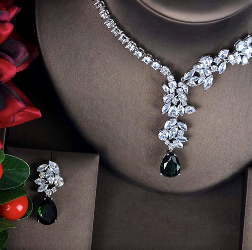 18k White Gold Plated Lab-Created Green Emerald Necklace Earrings Set Gorgeous - Picture 4 of 10