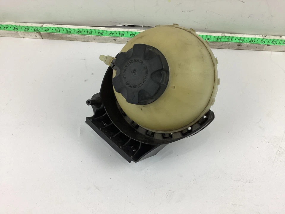 2012 - 2015 BMW 320i F30 xDrive Radiator Coolant Expansion Tank Reservoir OEM. - Image 2 of 4