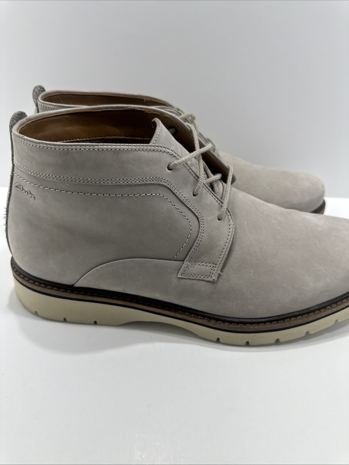 SAOLA Clarks uomo Bayhill taglia media 10M punta liscia bucks casual grigio chiaro suola gomma
