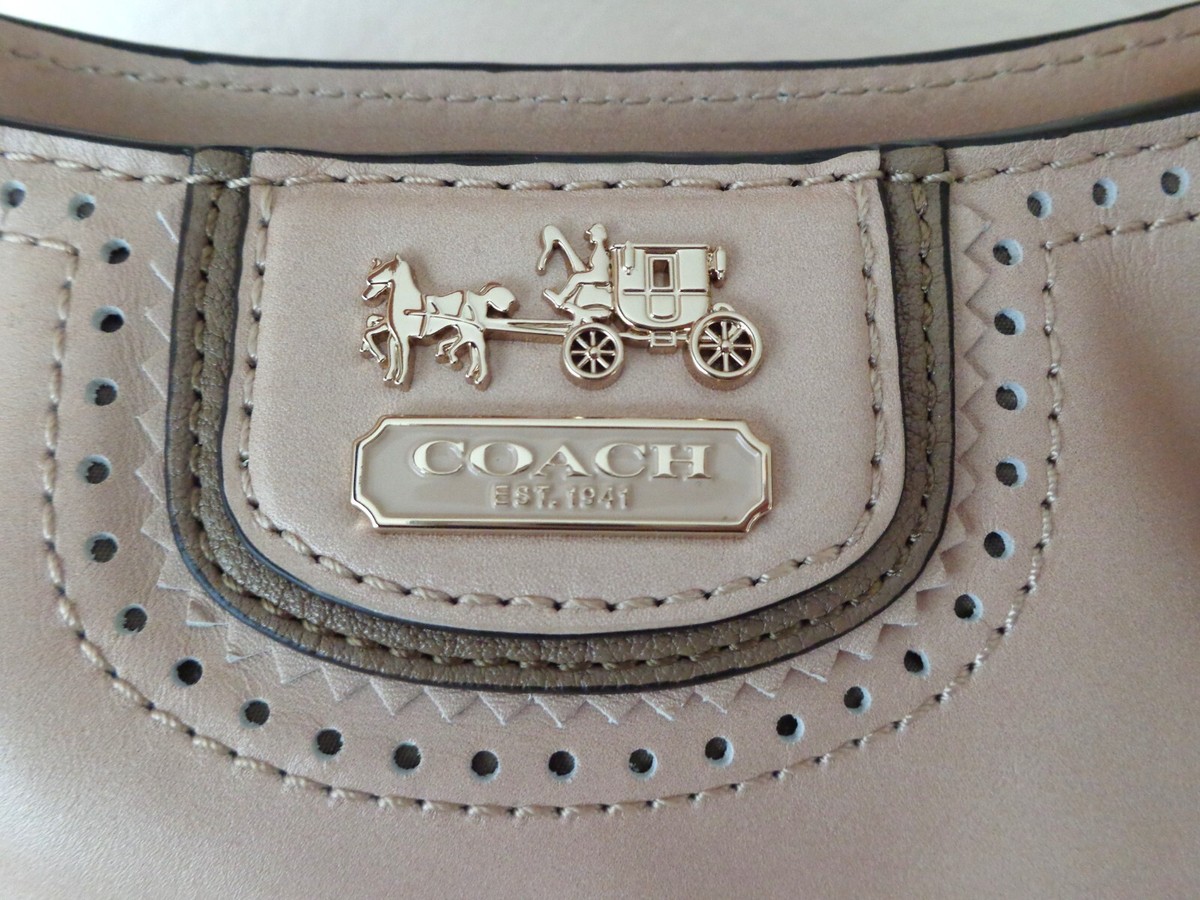 Coach NWT 23745 Madison Pinnacle Zig-Zag Perforated Carrie Coach NWT 23745 Madison Pinnacle Zig-Zag Perforated Carrie