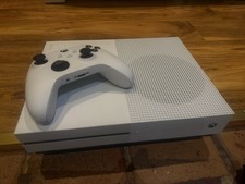 Microsoft Xbox One S 1TB ✅ 1 X Controller ✅ Leads X2 ✅