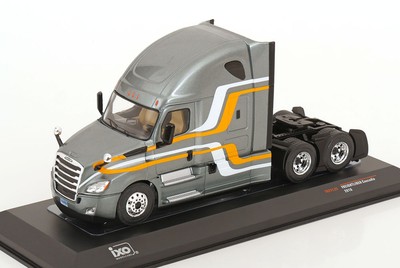 1:43 Ixo Freightliner Cascadia towing vehicle 2018