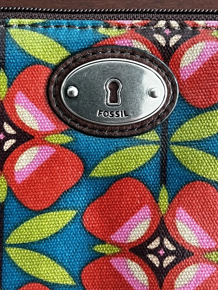 FOSSIL Red Poppy Key-Per Coated Canvas Leather Zip iPad Tablet Case Sleeve - Image 2 of 4