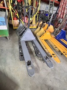 ULINE Heavy Duty Pallet JACK Truck H-5484 11000 LB Cap  Industrial Equipment  