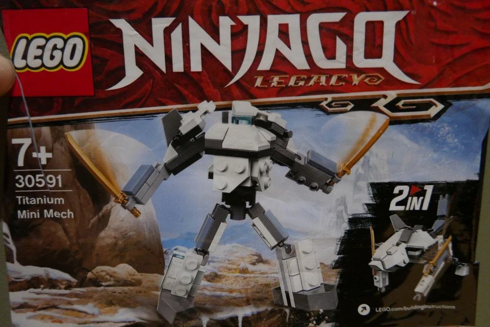 LEGO Ninjago 30591 Titanium Mini Mech, photo 2 of 4