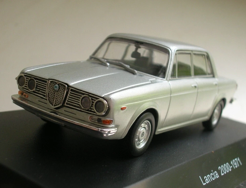 LANCIA 2000 1971 scala 1/43 in vetrinetta in display case fulvia flavia - Immagine 2 di 4