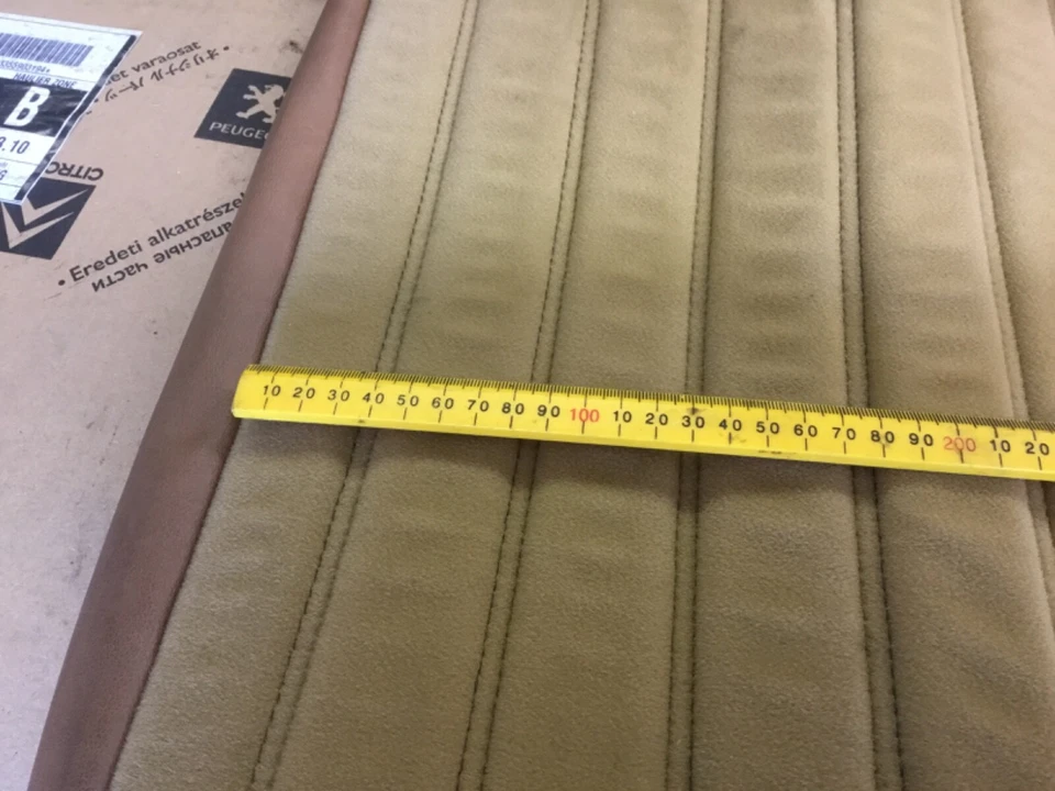 Genuine Peugeot 504 saloon GL RIGHT REAR seat backrest cover 894858 - Image 2 of 4