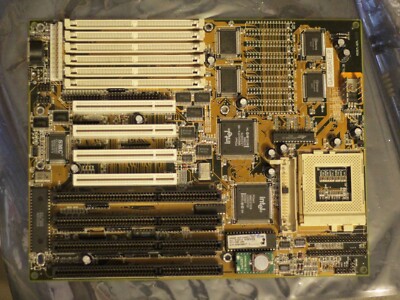 Gigabyte GA-586ATE/P rev.3B Sockel 7 AT Mainboard NEUER AKKU BESTÜCKT PCI ISA