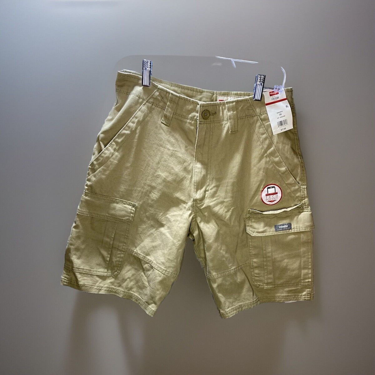 Wrangler Relaxed Fit Khaki Cargo Shorts With Tech Pocket Mens Size