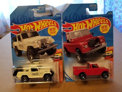 Hot wheels 67 jeepster commando & Land Rover Series III Pickup ( Lot Of 2 ) 