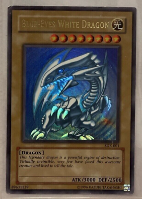 Yu-Gi-Oh! TCG Blue-Eyes White Dragon SDK-001 1996 Foil Gold Yu-Gi-Oh! TCG Blue-Eyes White Dragon SDK-001 1996 Foil Gold