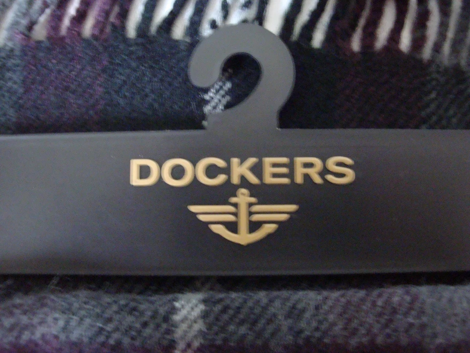 Bufanda a Cuadros Tejida Acrílica Dockers ~ Cuadros Borgoña ~ Nueva Con Etiquetas  Foto 4 de 4