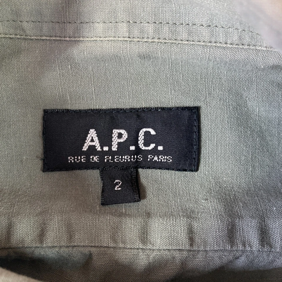 A.P.C. Camisa de algodón y lino con botones para hombre 2 charreteras verdes militares Foto 3 de 4
