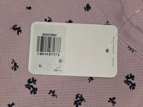 Levi's Women's Jakob Long Sleeve Waffle-Knit Henley Top - Picture 11 of 12