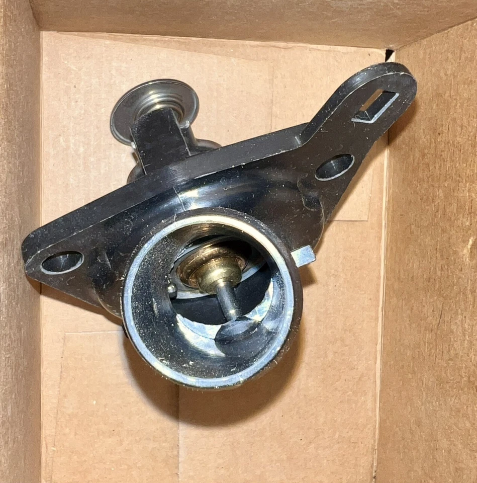 Conjunto de termostato/salida de agua de refrigerante de motor Stant P/N: 14757 con junta Foto 2 de 4